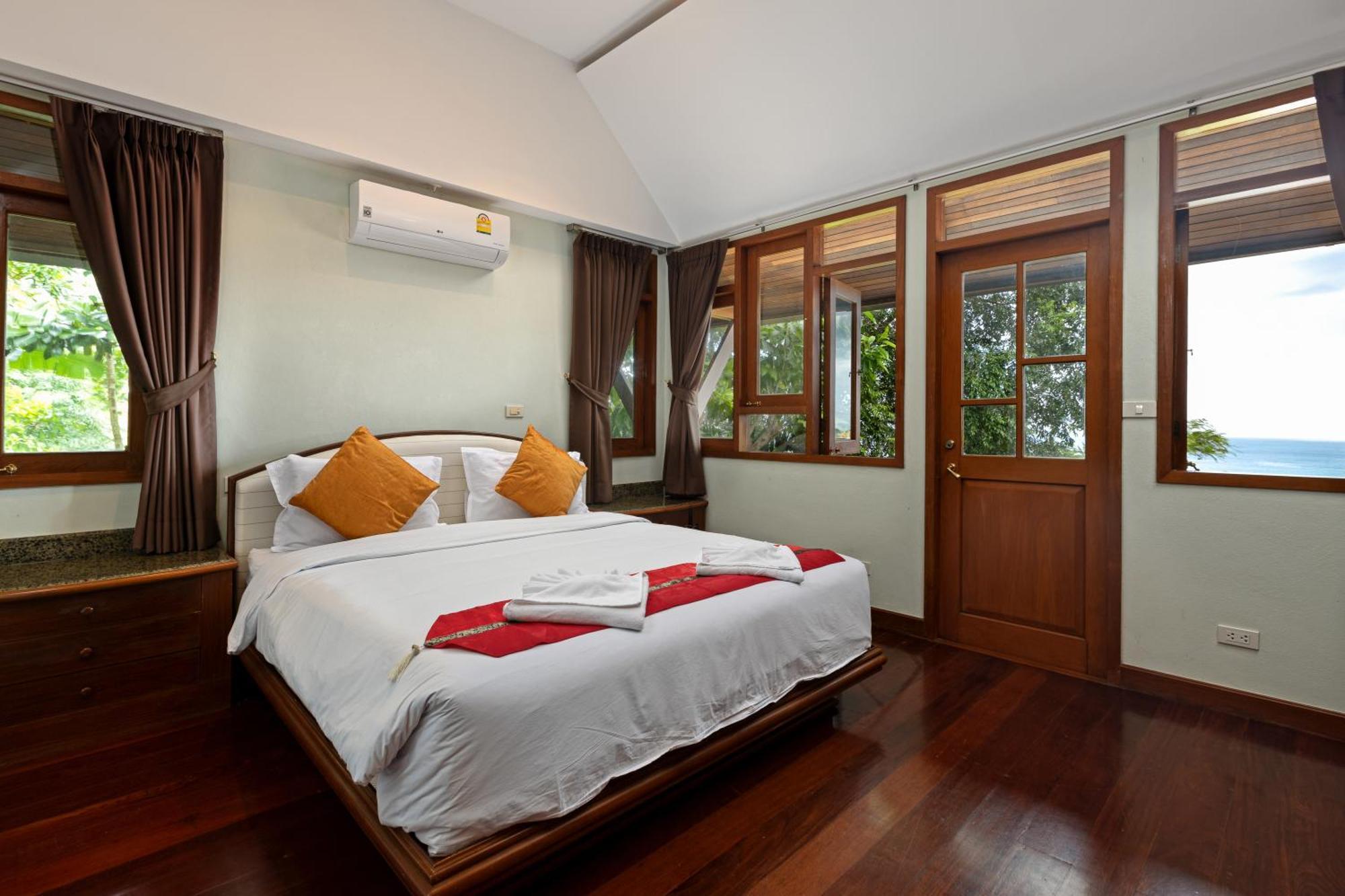 Moon Talay View Villa